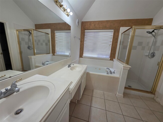 Building Photo - 3902 Double Trail Ct