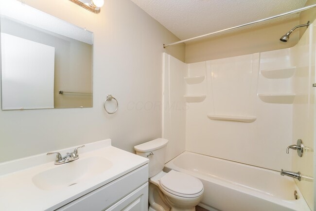 Building Photo - 3044 Bennington Ave