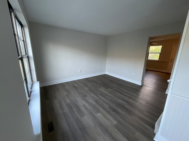 Building Photo - 102 Northwinds Dr