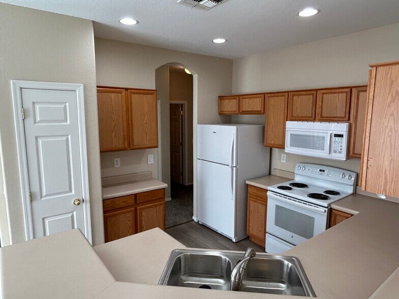 Building Photo - 3783 E Woodside Way