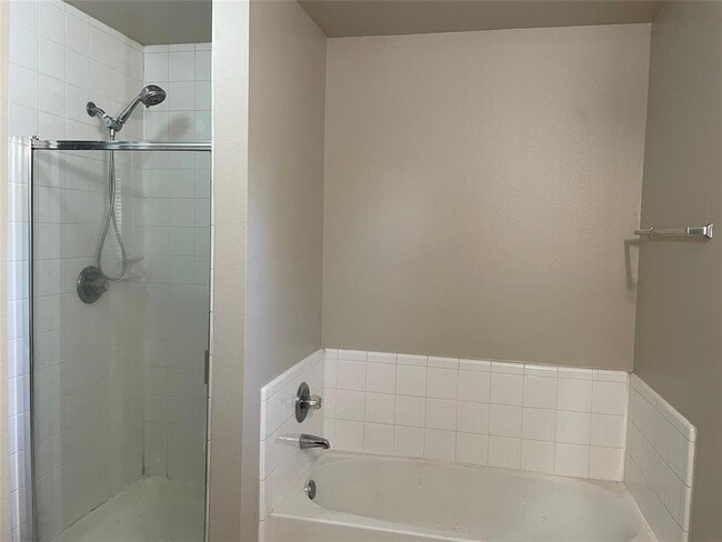 Building Photo - 9311 Parkmore Dr