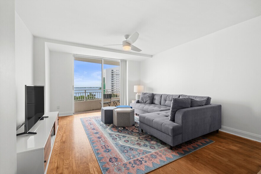 Building Photo - 770 Claughton Island Dr