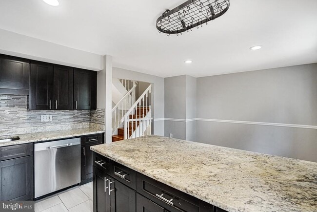 Building Photo - 5376 Harbor Ct Dr