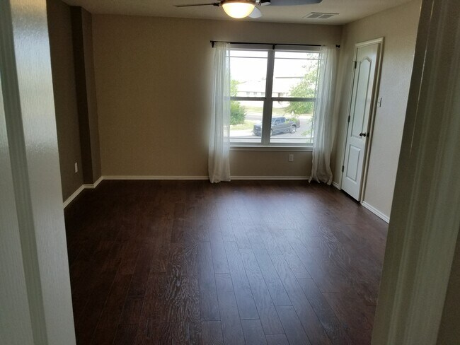 Building Photo - 3608 Savage Springs Dr