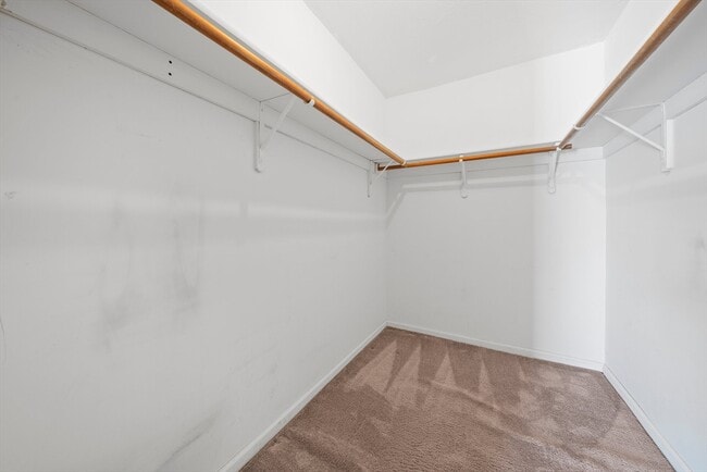 Building Photo - 600 County St