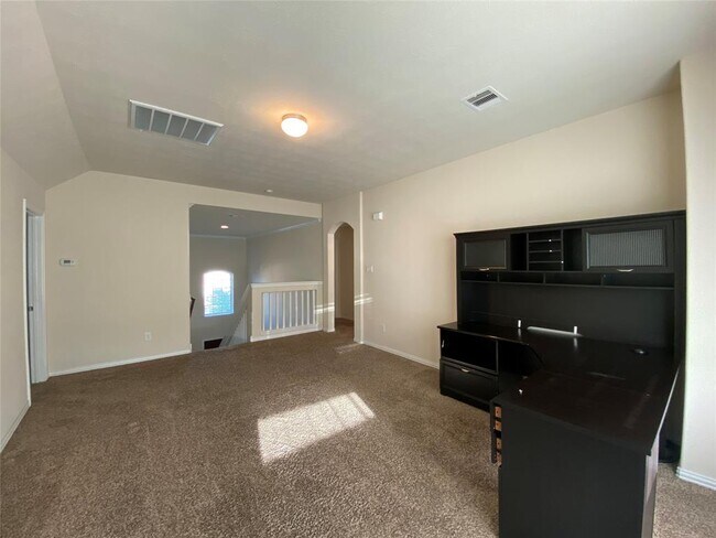 Building Photo - 24615 Forest Canopy Dr