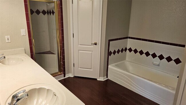 Building Photo - 16 Brenda Ln