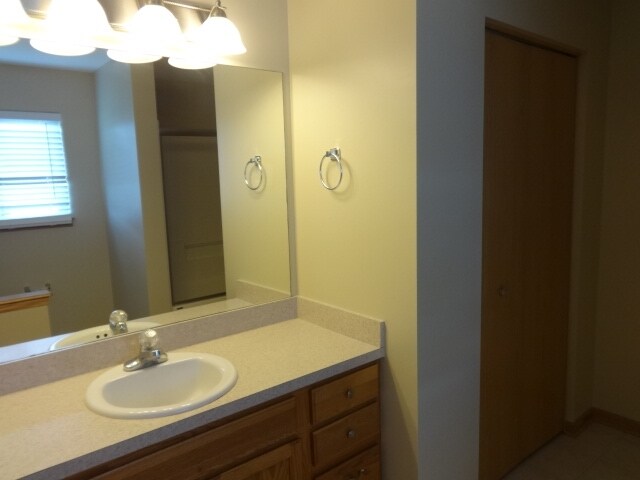 Building Photo - 3505 Stone Creek Dr