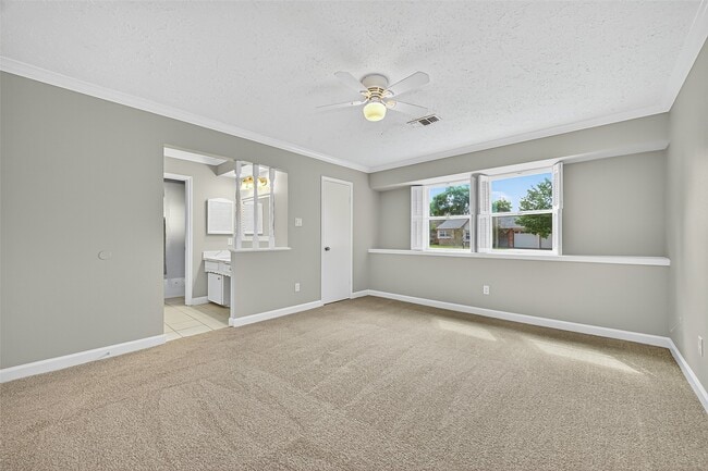 Building Photo - 3019 Jenny Dr