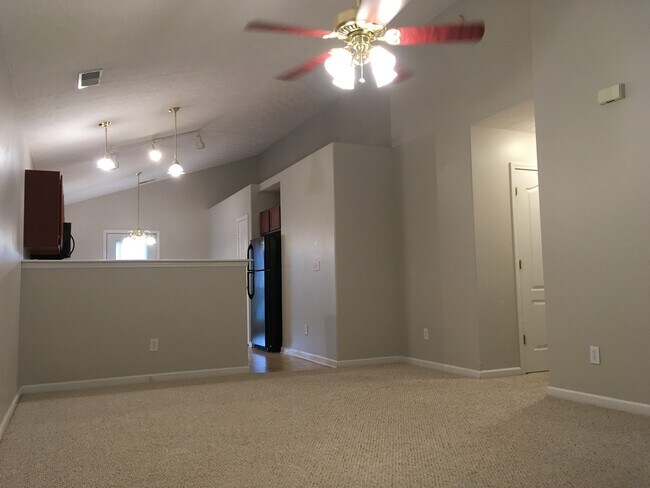 Building Photo - 121 Blue Heron Pl