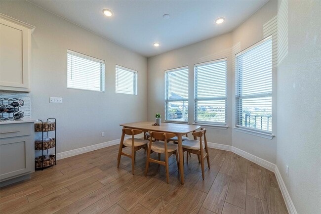 Building Photo - 5516 Limestone Spring Cove