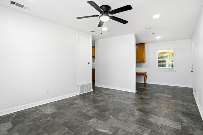 Building Photo - 1013 Irion Dr