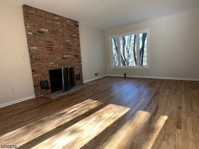 Building Photo - 54 Water St