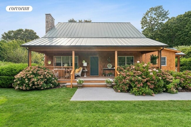 Building Photo - 176 Bridgehampton Sag Tpke