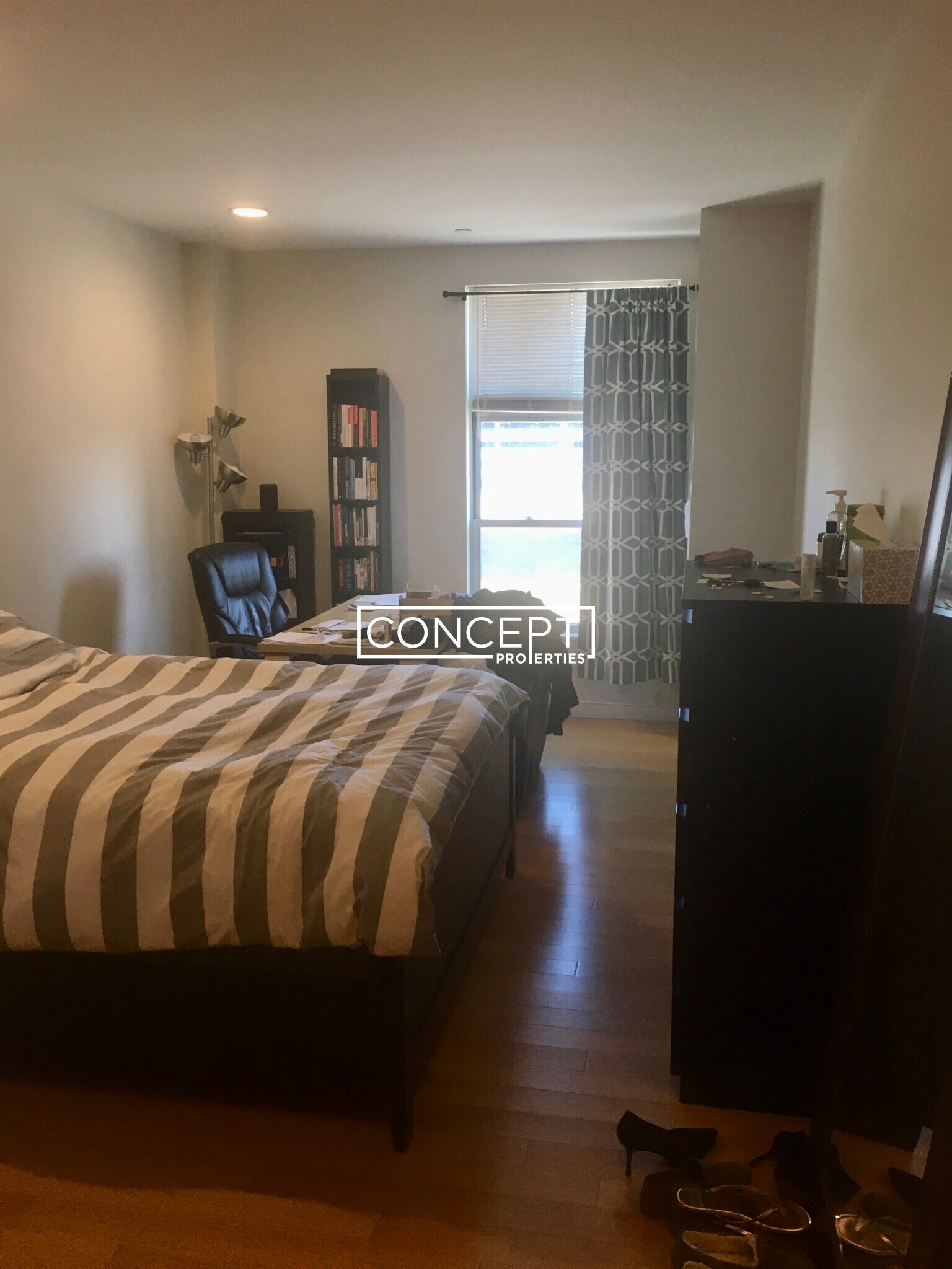 Building Photo - 601 Albany St