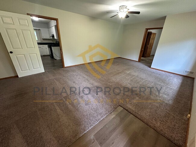 Building Photo - Spacious Warren Township, 3 Bedroom/1.5 Ba...