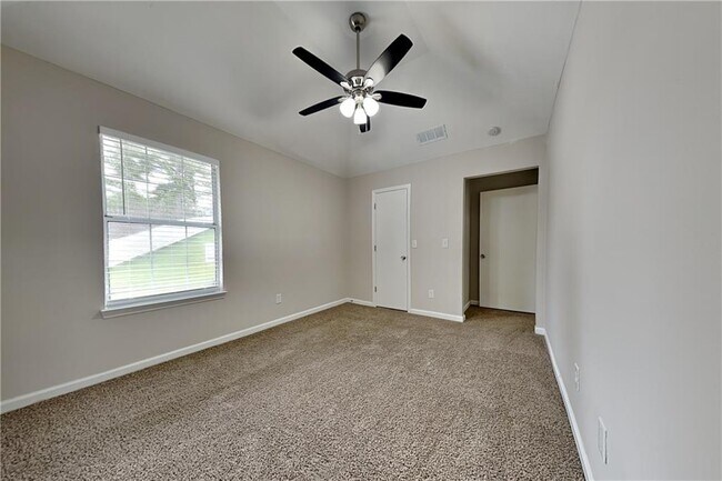 Building Photo - 2940 Trotters Pointe Dr