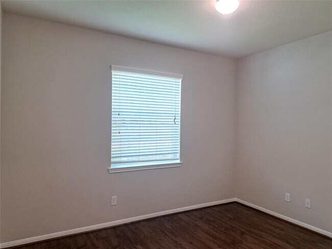 Building Photo - 26315 Fox Ridge Ln