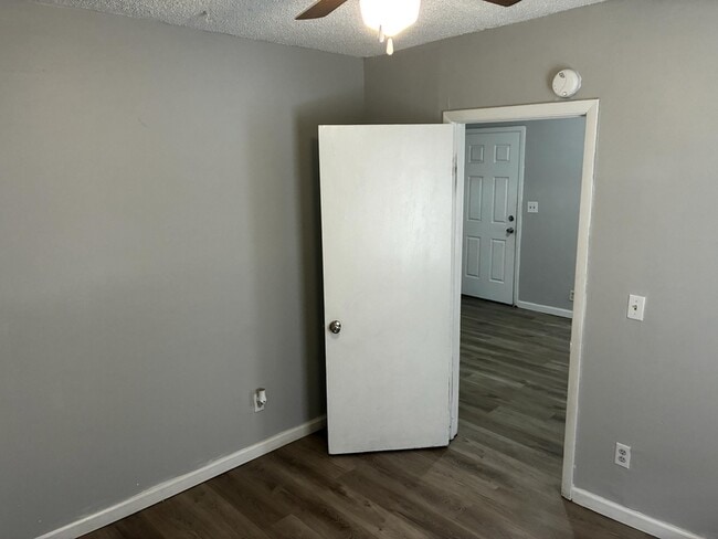 Building Photo - 1415 Lila Ave