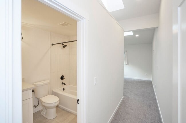 Building Photo - Updated Gig Harbor Duplex with Outdoor Space