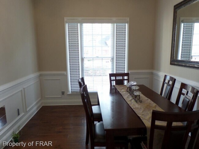 Building Photo - 124 Highgrove Ct