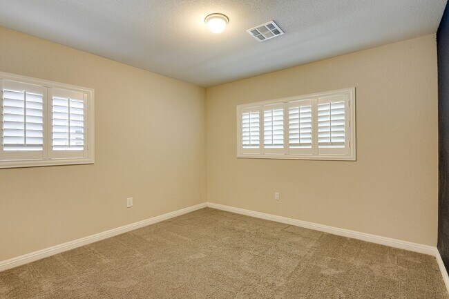 Building Photo - Charming 3-Bedroom Home in Historic John S...