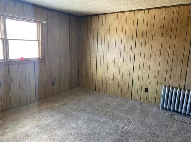 Building Photo - 220 S Valley Ave