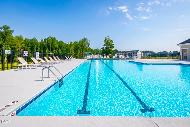 Building Photo - 630 Silverado Sunset Lp