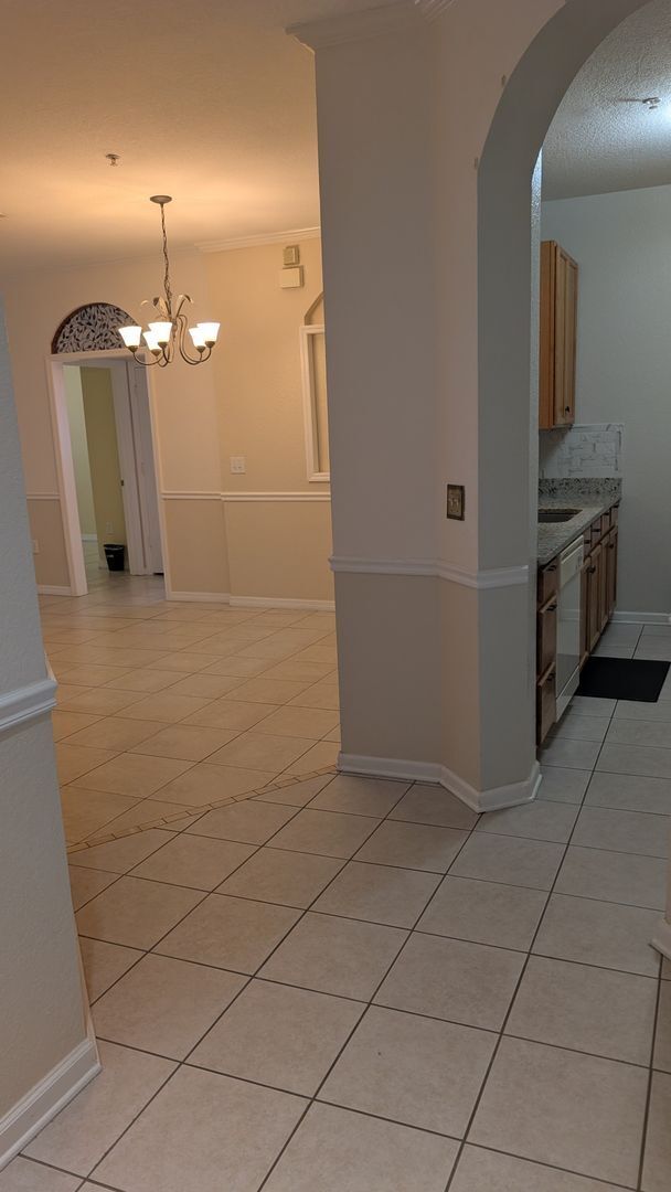 Building Photo - 3 Bedrooms 2 baths Immaculate condominium ...