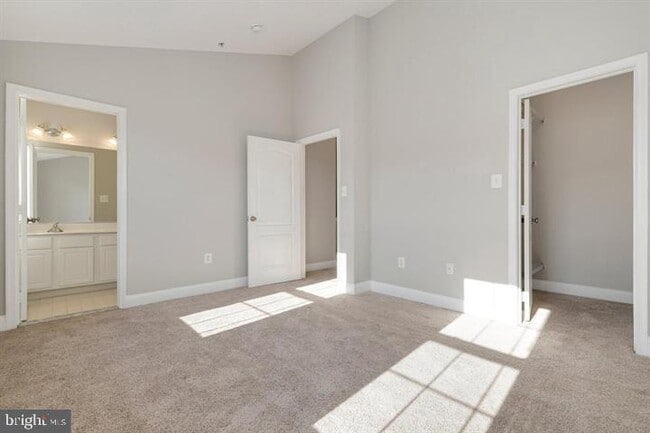 Building Photo - 23411 Rainbow Arch Dr