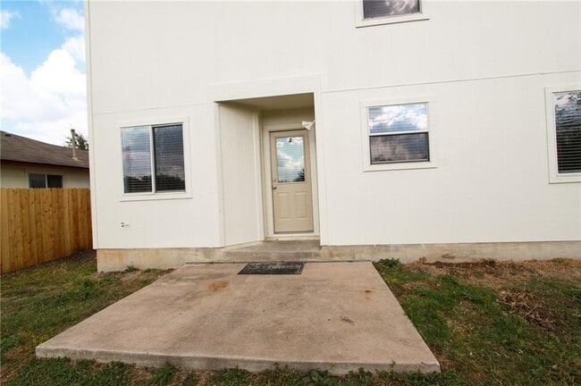 Building Photo - 14909 Chamberlain Ct