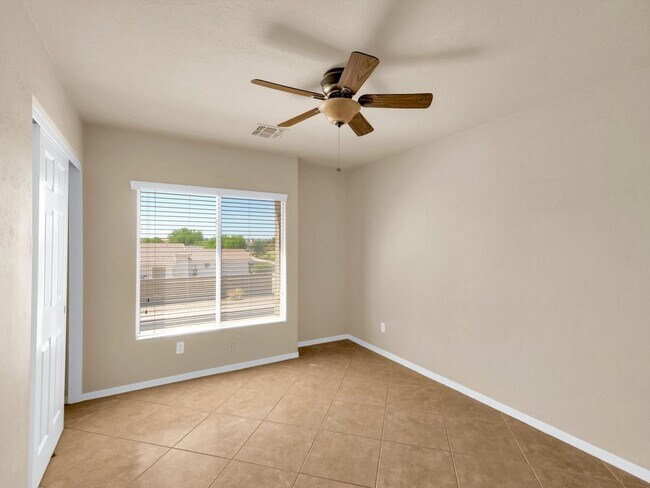 Building Photo - stunning 4-bedroom, 2-bathroom home