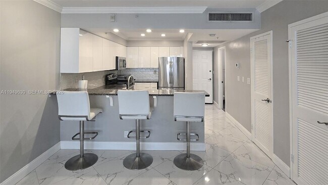 Building Photo - 2501 S Ocean Dr