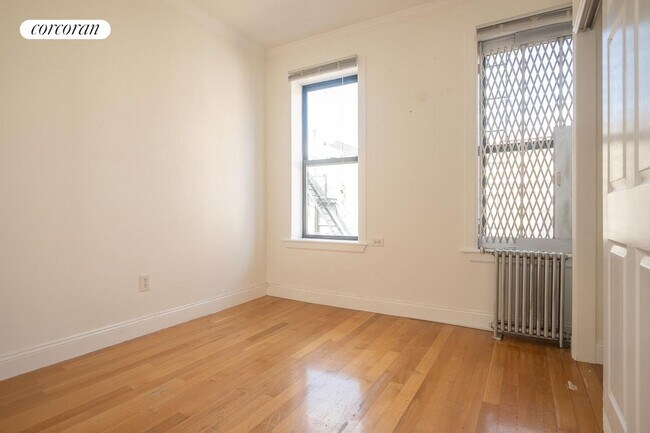 Building Photo - 67 W 107th St