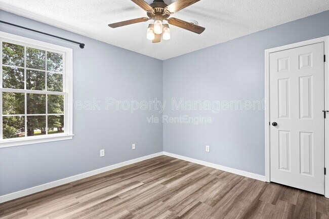 Building Photo - 5824 Silver Fox Ln