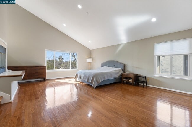 Building Photo - 342 Newcastle Ln