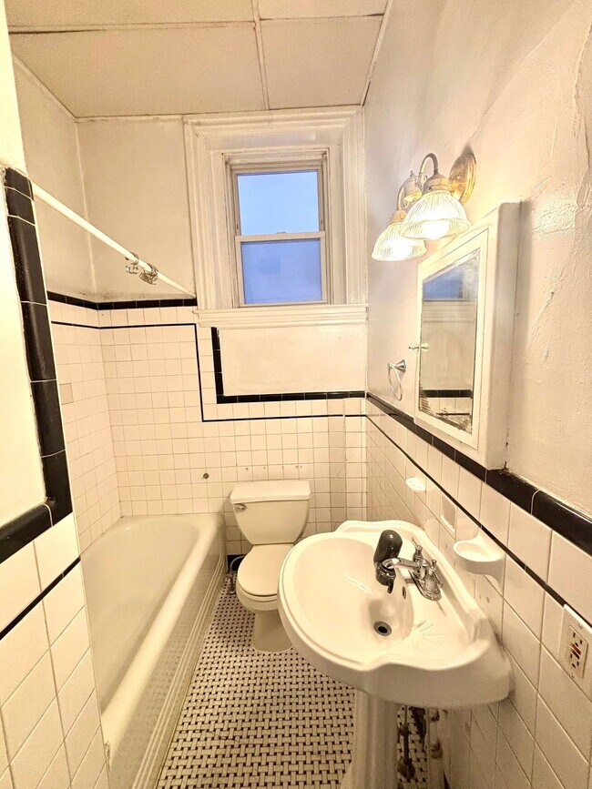 Building Photo - 241 N Queen St