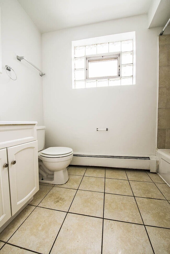 Building Photo - 8231-37 S Ellis