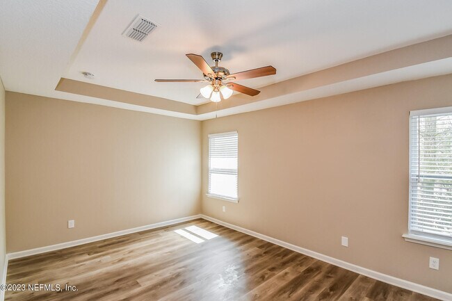 Building Photo - 211 Buck Run Way
