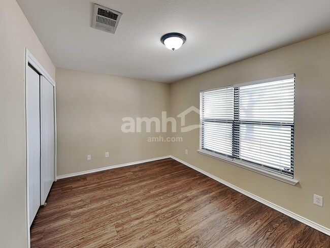 Building Photo - 1227 Deerhound Pl