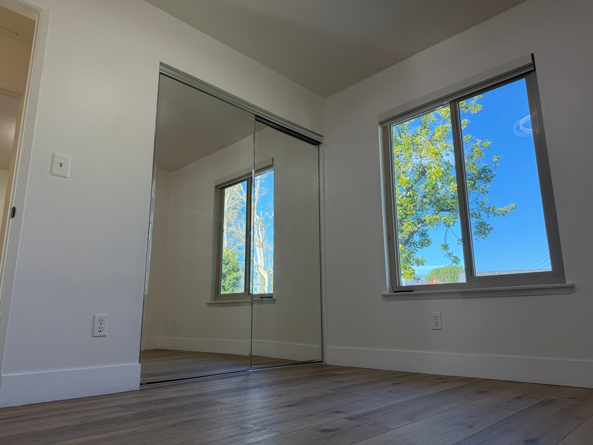 Building Photo - 3832 Chelsea Dr