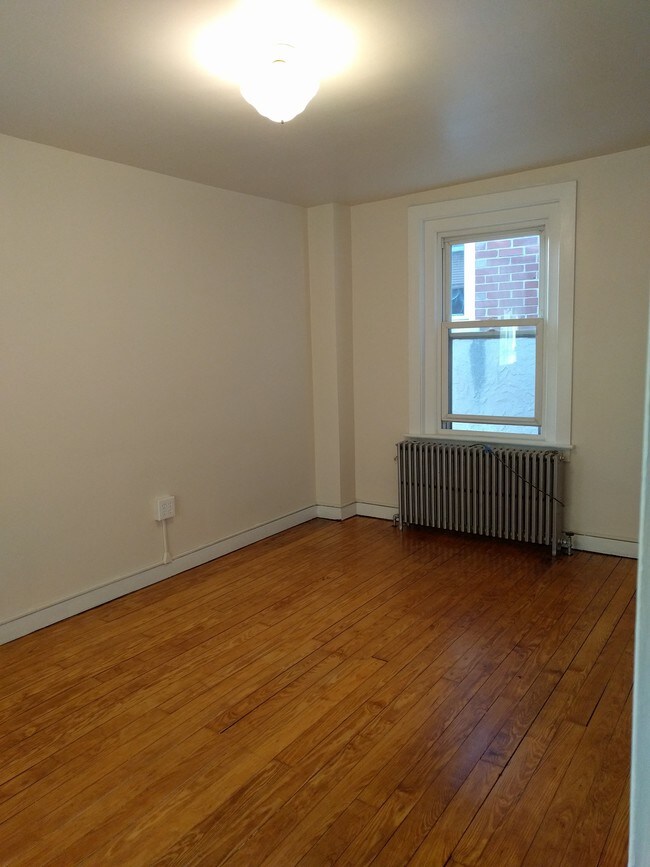 bedroom #2 - 510 W Walnut St