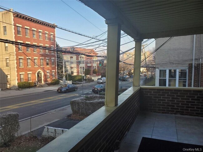 Building Photo - 114 Lincoln Ave