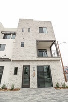 Building Photo - 2049 W Rosecrans Ave