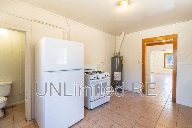 Building Photo - 306 S Humphreys St