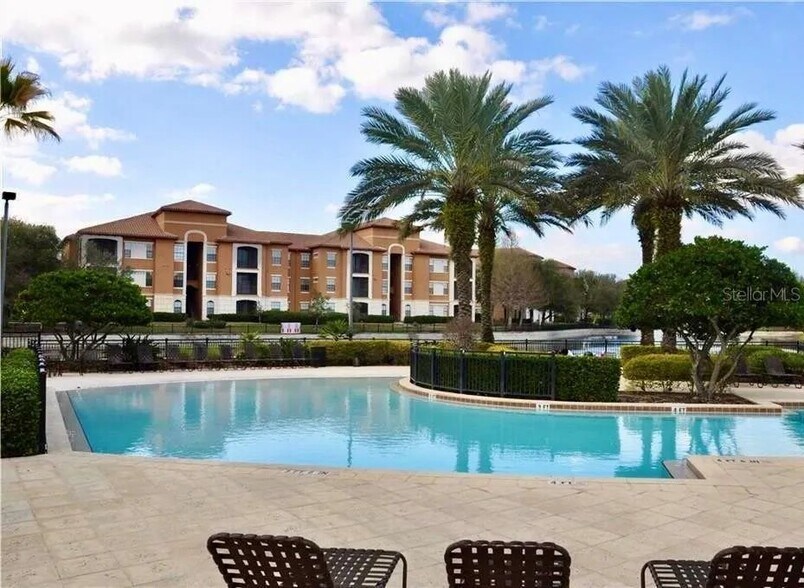 Pool area - 6137 Metrowest Blvd