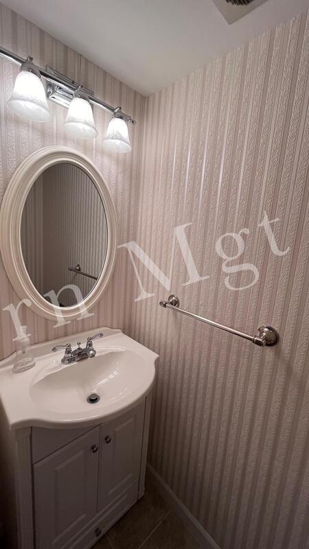 Building Photo - 73 Tarryton Court West