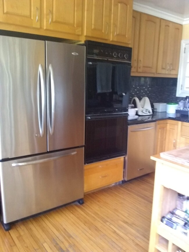 Building Photo - 2174 Beachwood Ter