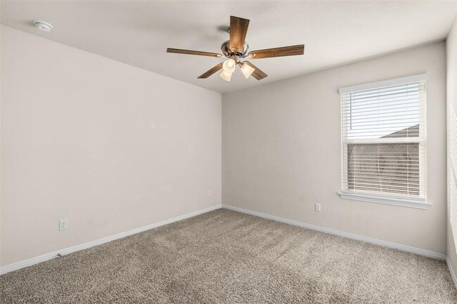 Building Photo - 520 Loriner Wy