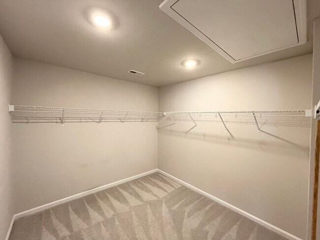 Building Photo - Stunning 4BD, 3BA Durham Home within Close Proximity to RDU Airport, Brier Creek, and Downtown Du...